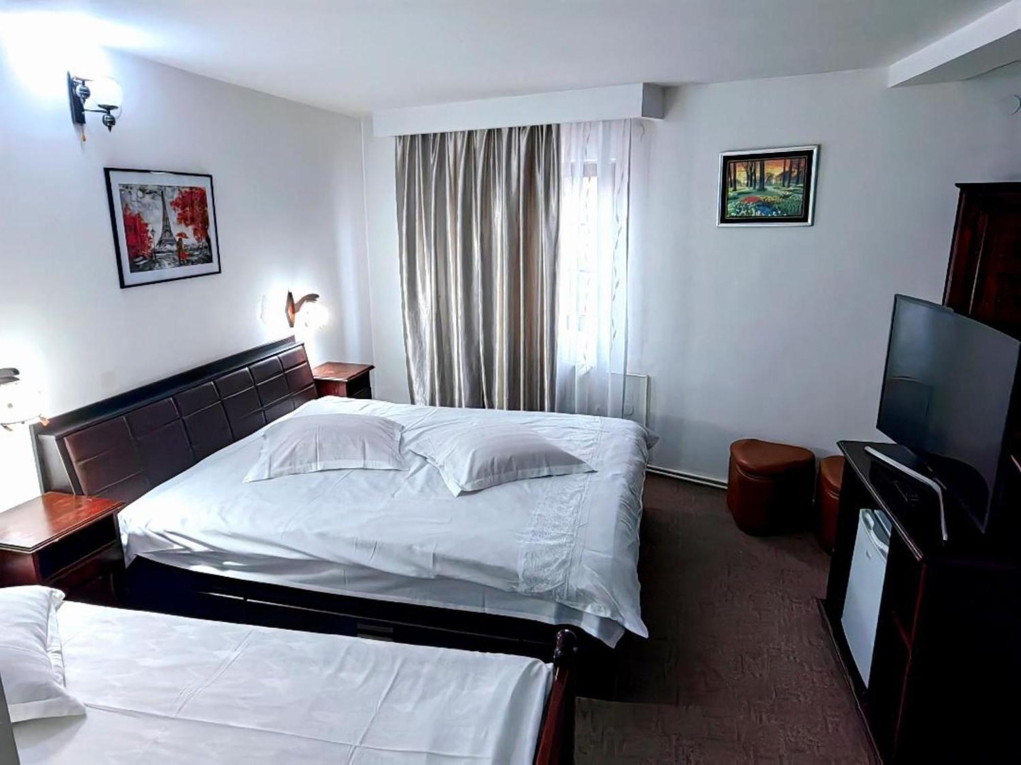 Pensiunea Millenium Sibiu With Parking - Motorcycle Friendly Travel Routes 외부 사진