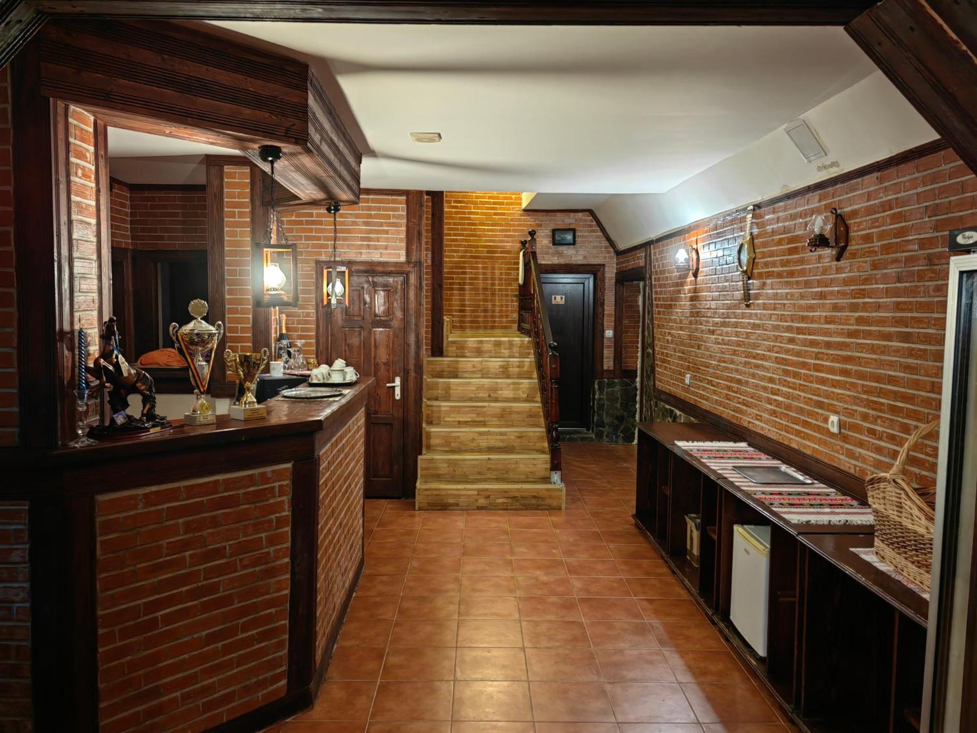 Pensiunea Millenium Sibiu With Parking - Motorcycle Friendly Travel Routes 외부 사진