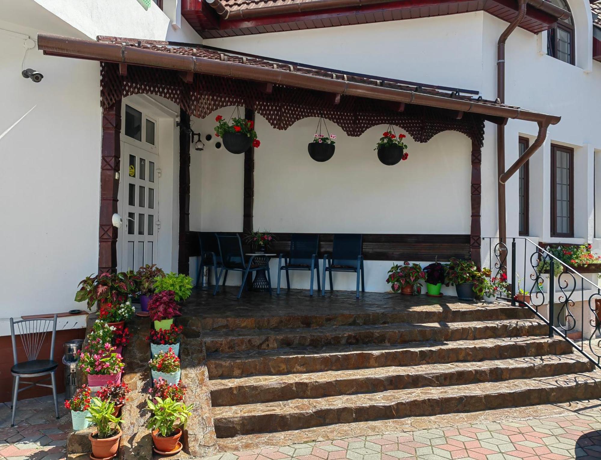 Pensiunea Millenium Sibiu With Parking - Motorcycle Friendly Travel Routes 외부 사진