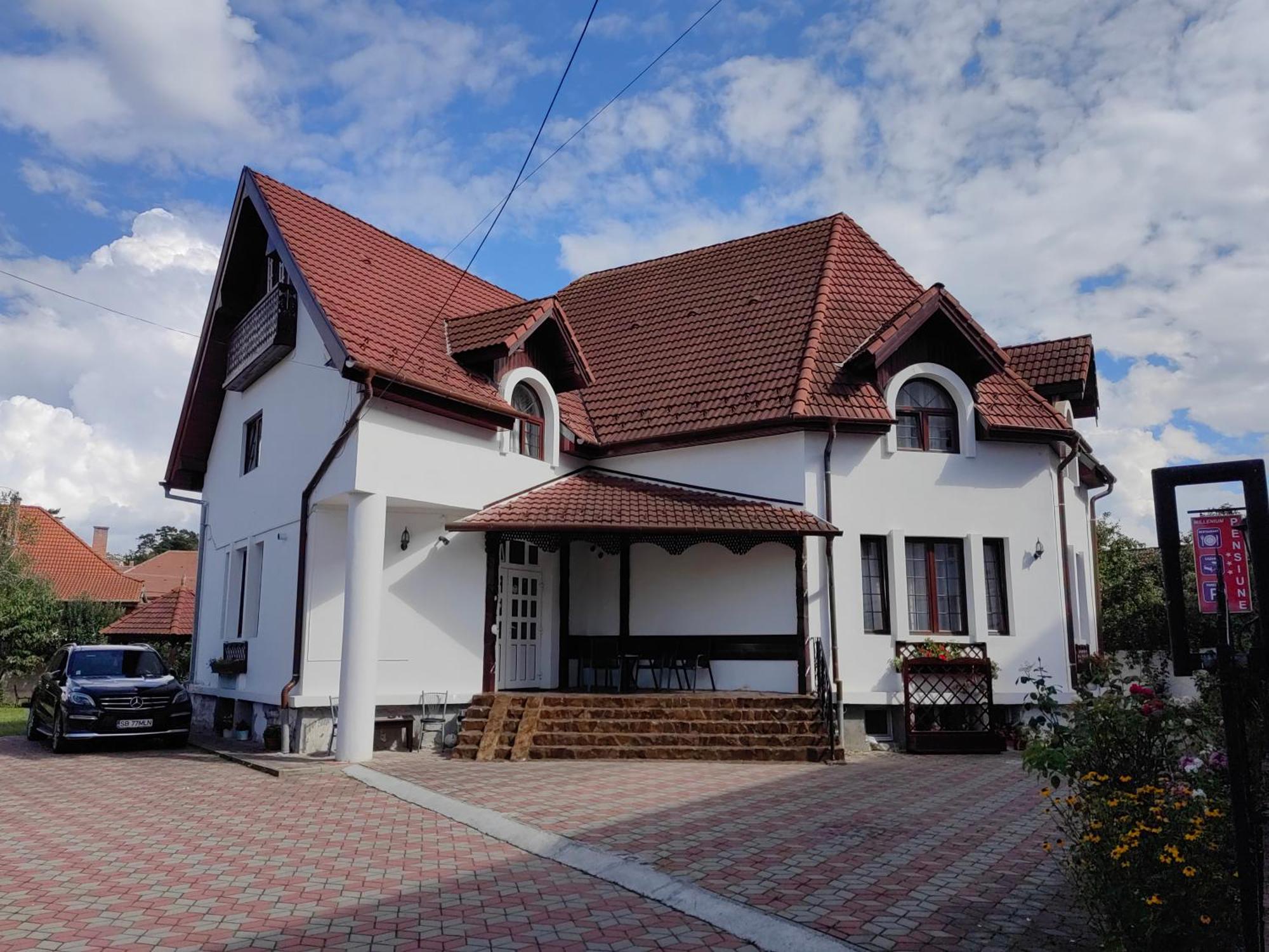 Pensiunea Millenium Sibiu With Parking - Motorcycle Friendly Travel Routes 외부 사진
