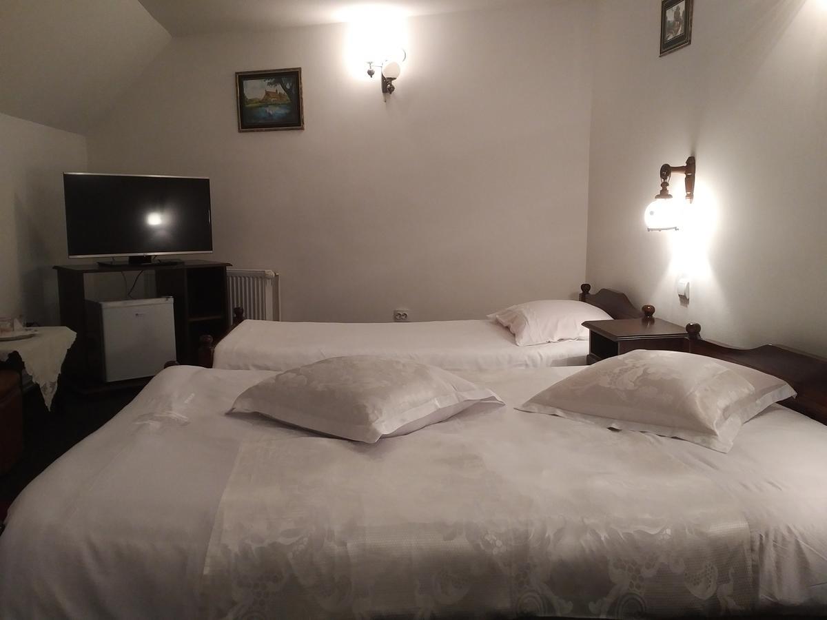 Pensiunea Millenium Sibiu With Parking - Motorcycle Friendly Travel Routes 외부 사진